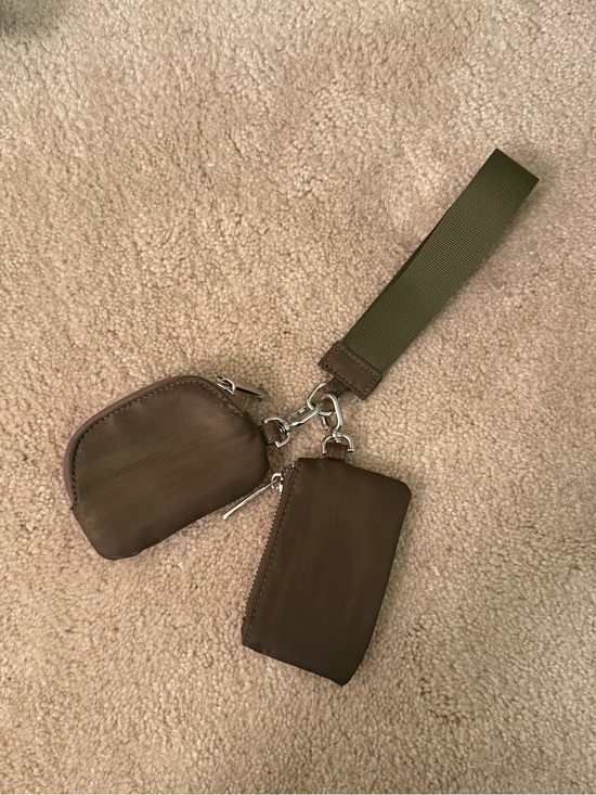 Uncharted Threads Handbags - Double Pouch Keychain Wristlet in Olive Green